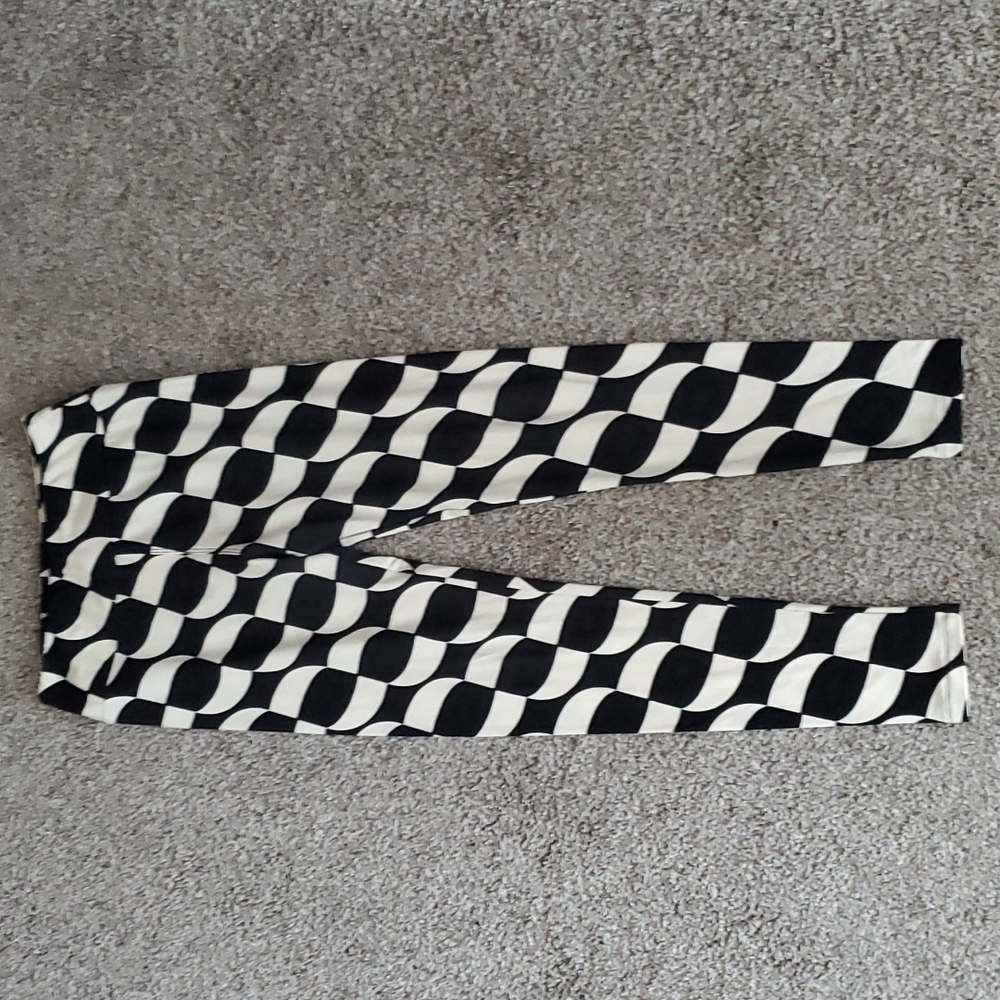 Women's Black & White Leggings OS